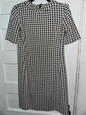 Chaps Black & White Houndstooth Midi Dress